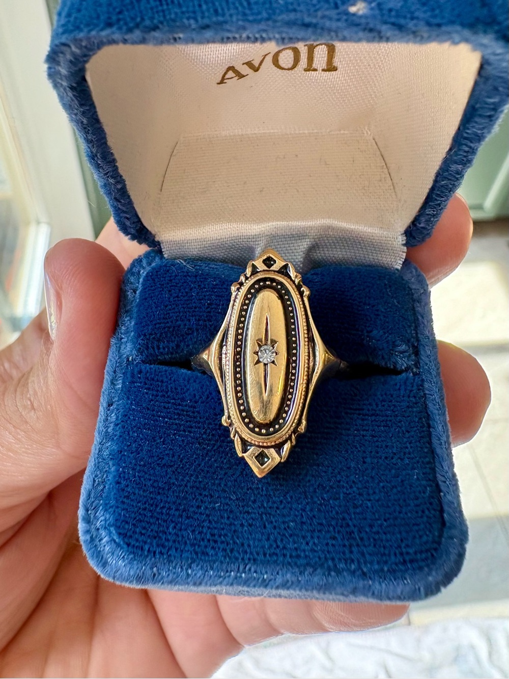 Avon Kensington Ring Excellent condition